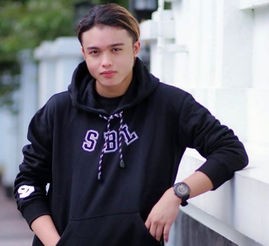 Beranjak remaja, pesona 10 putra vokalis band ini bikin hati terpana