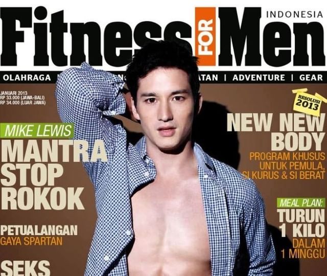 Potret lawas 10 aktor blasteran jadi cover boy, curi perhatian