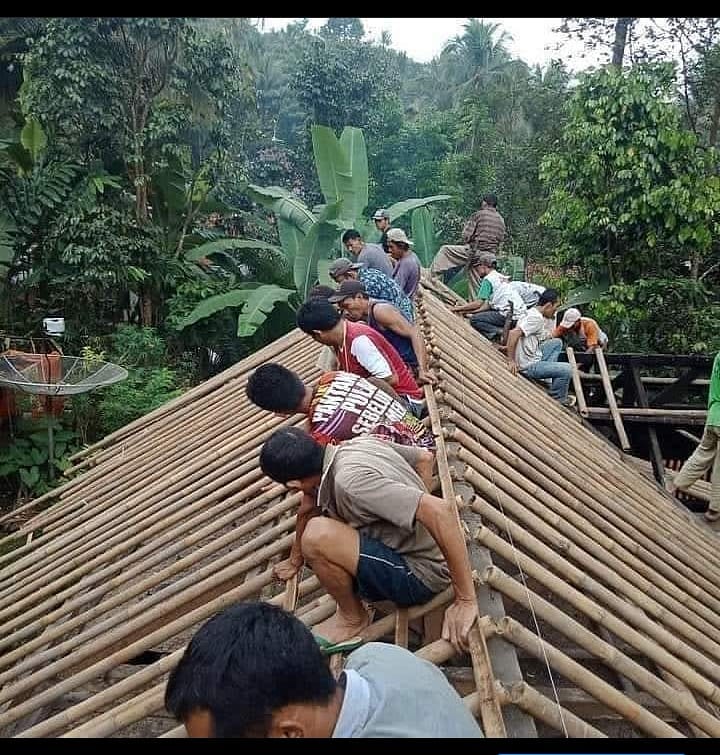 10 Momen lucu kerja sama saat bikin bangunan ini kocak abis