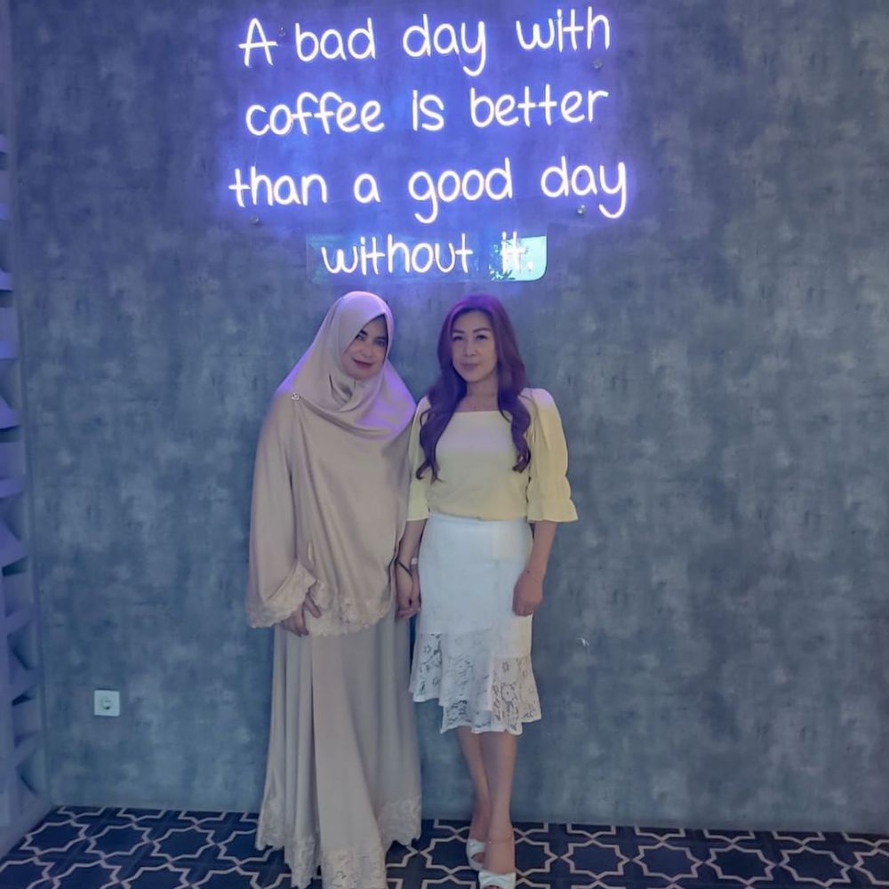 10 Potret hangat ibu Alvin Faiz dan ibunda Larissa Chou, tuai pujian