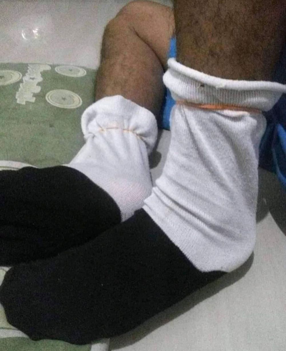 10 Potret lucu orang pakai kaus kaki, diikat pakai tali rafia