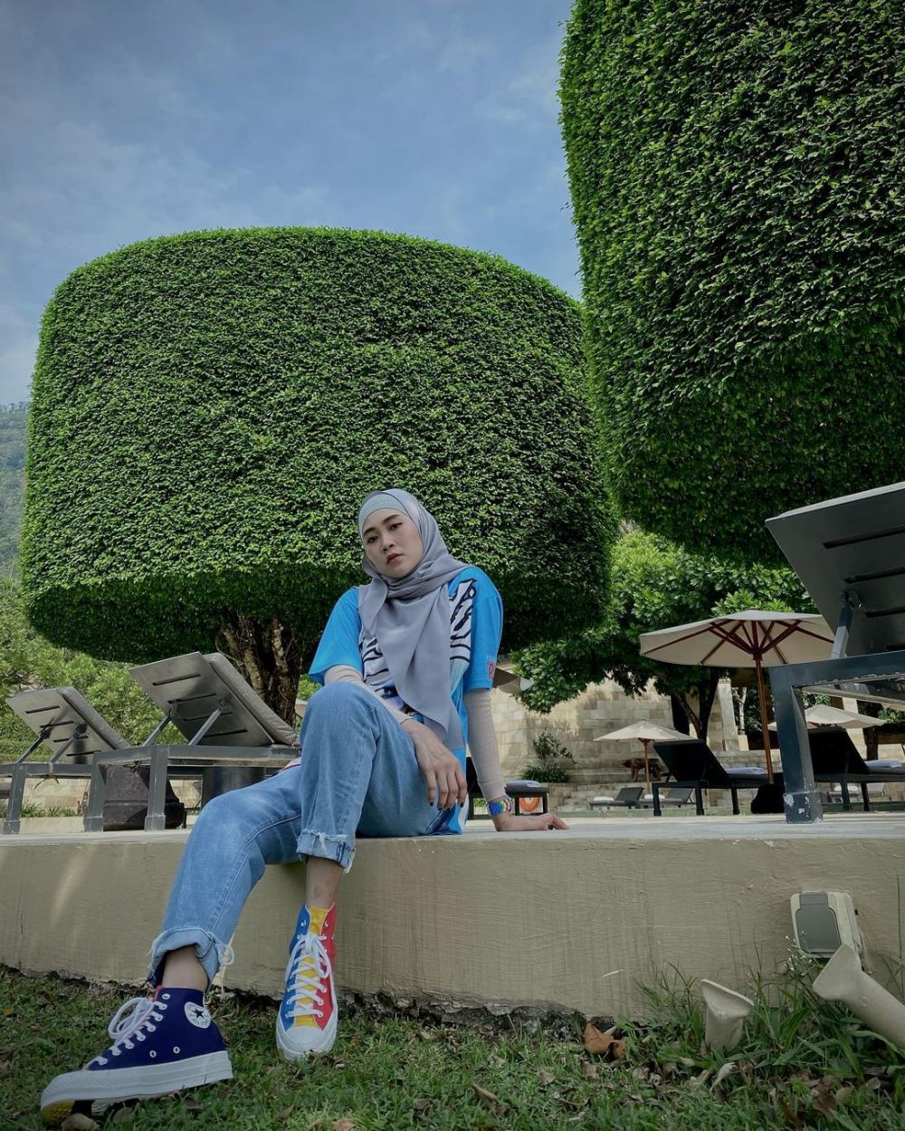 10 Potret terbaru Bu Dendy yang viral karena sawer pelakor pakai uang