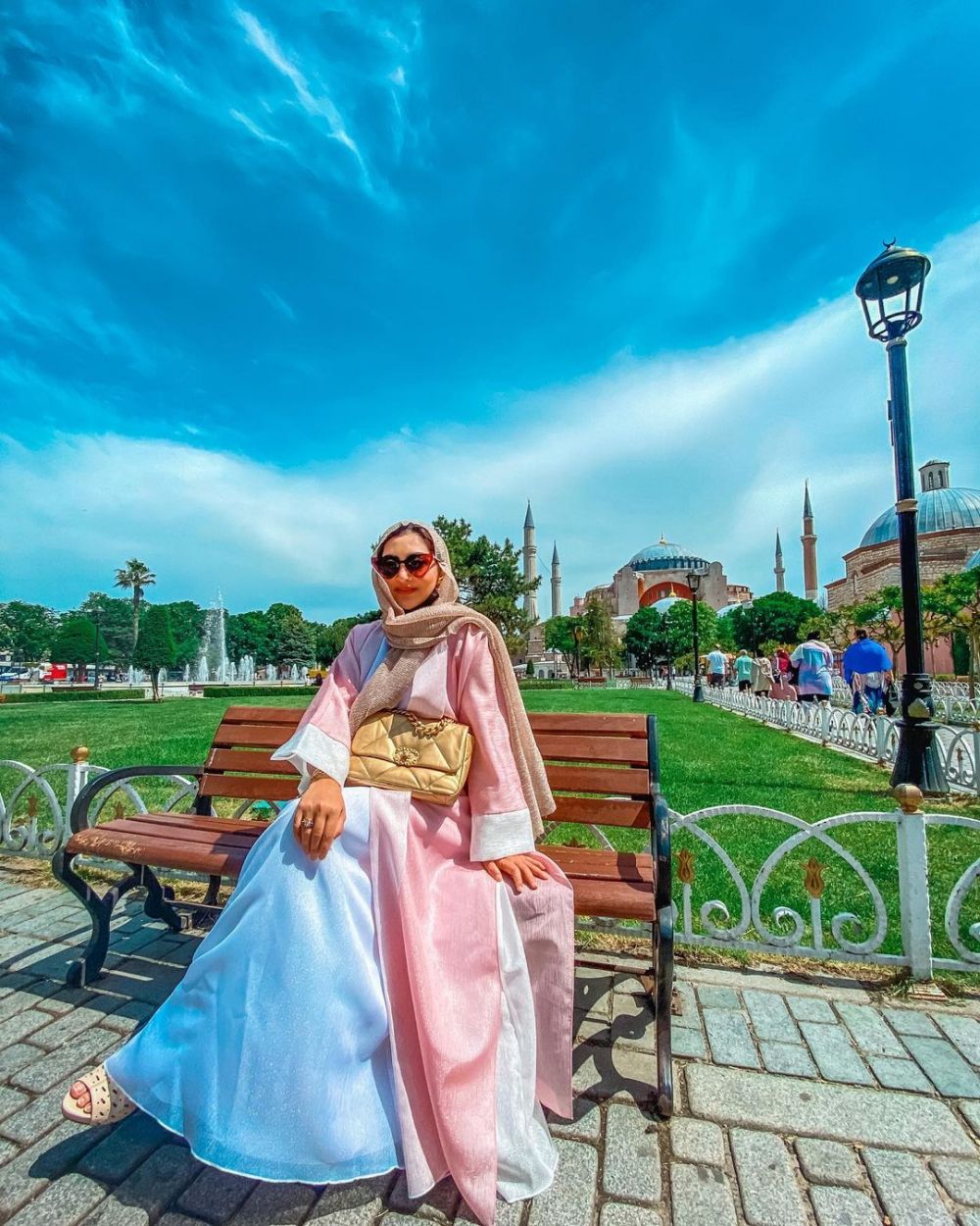 10 Potret Ashanty berkerudung saat liburan ke Turki, banjir pujian