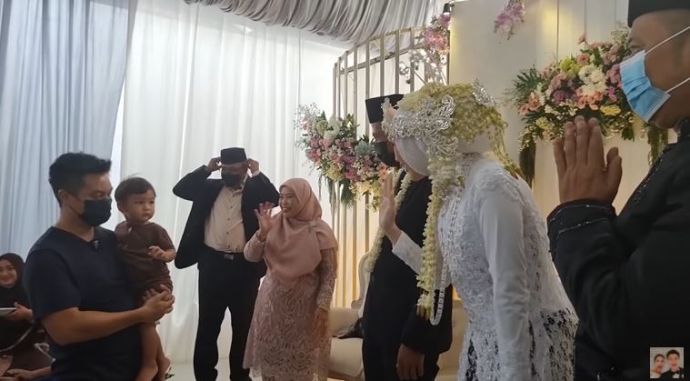 10 Momen lucu Baim Wong ke nikahan orang tak dikenal, bikin heboh
