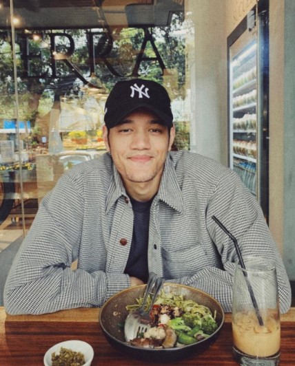 8 Pesona Jethro Armand, pembalap yang liburan bareng BCL