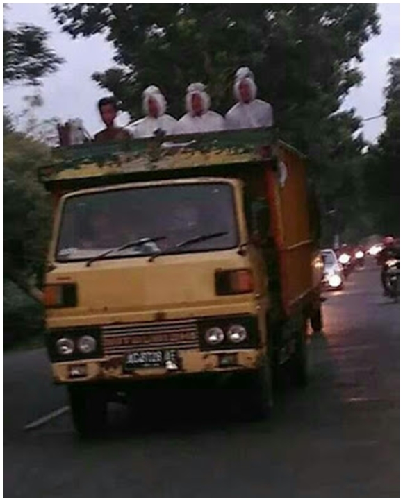 10 Potret lucu penampakan hantu ini aslinya bikin tepuk jidat