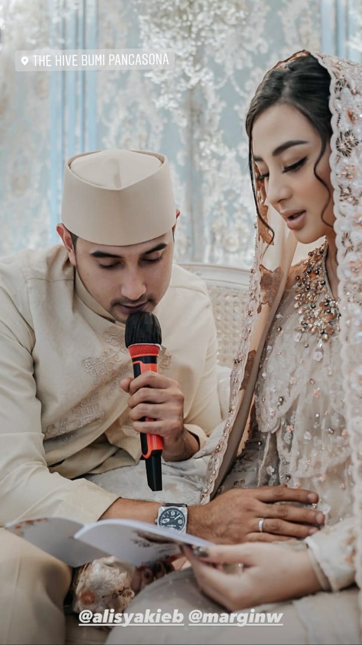 10 Momen syukuran 4 bulanan anak Margin Wieheerm dan Ali Syakieb