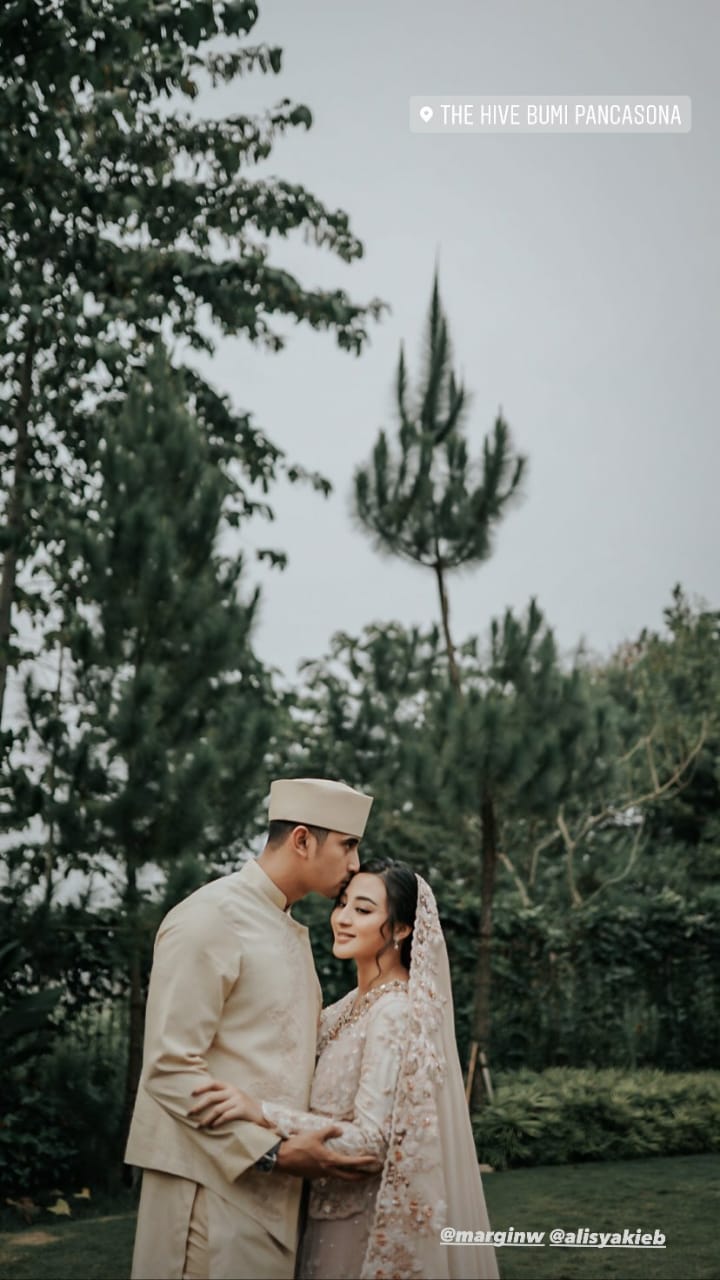 10 Momen syukuran 4 bulanan anak Margin Wieheerm dan Ali Syakieb