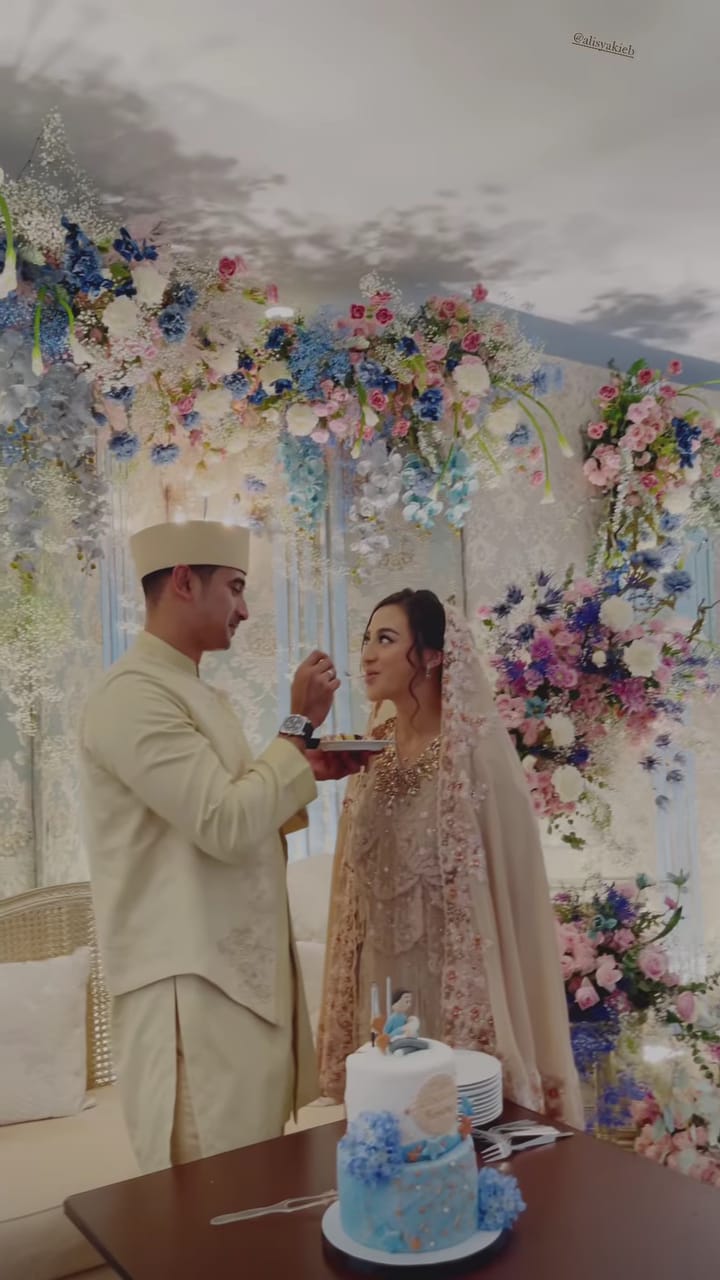 10 Momen syukuran 4 bulanan anak Margin Wieheerm dan Ali Syakieb