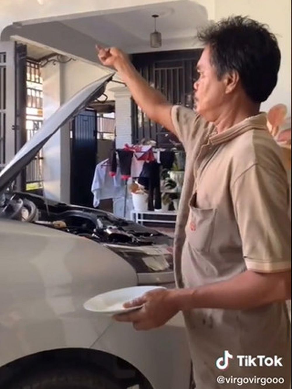 Viral ritual mobil baru dari calon mertua, bikin warganet penasaran