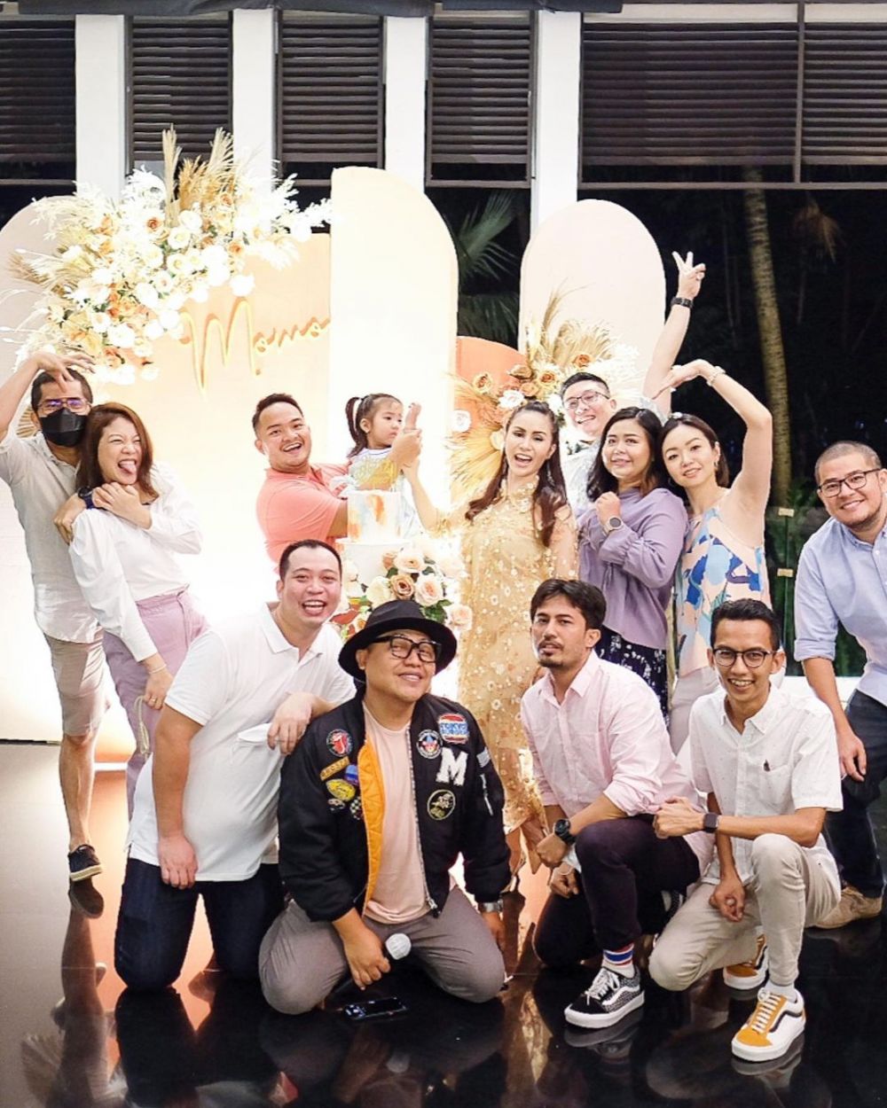 10 Potret ulang tahun Momo Geisha ke-35, tetap mewah meski di rumah