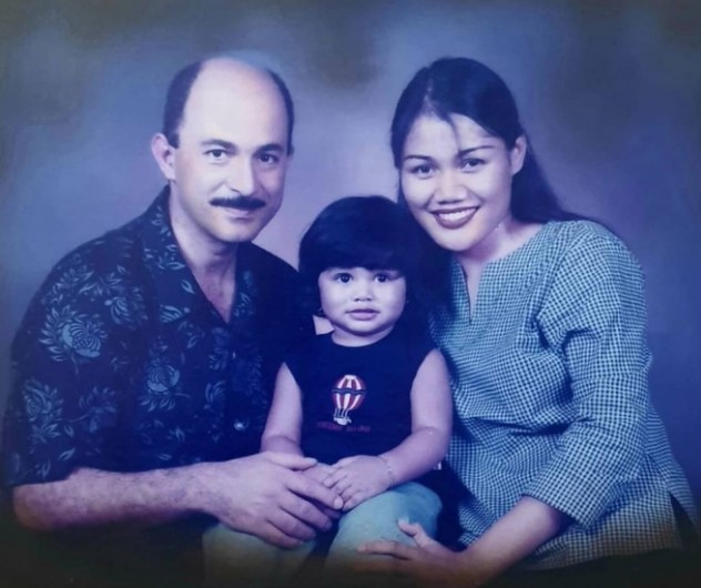 Potret lawas foto keluarga 10 seleb, bikin nostalgia
