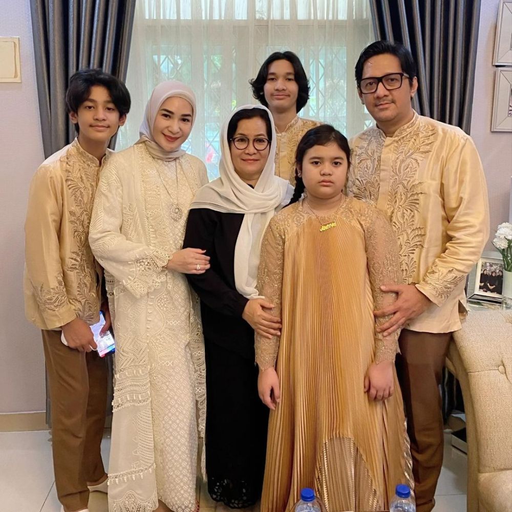 10 Potret Andre Taulany dan putra sulungnya, bak kakak-adik