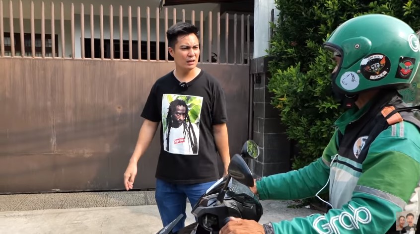 10 Momen Baim Wong bagi-bagi duit di jalanan, bikin kaget