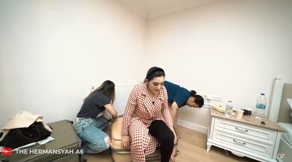 10 Potret isi koper Ashanty pulang dari Turki & Dubai, penuh oleh-oleh