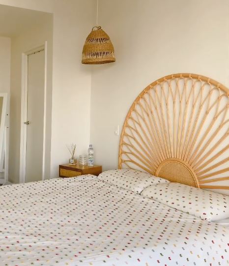 Penampakan kamar tidur 10 seleb FTV, milik Acha Sinaga simpel