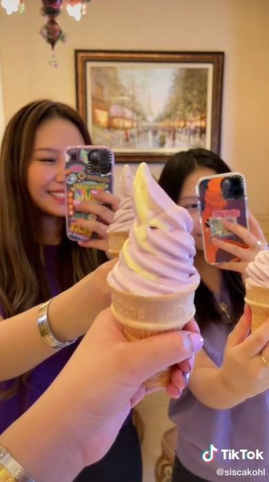 10 Potret Sisca Kohl borong BTS Meal, malah dibuat es krim