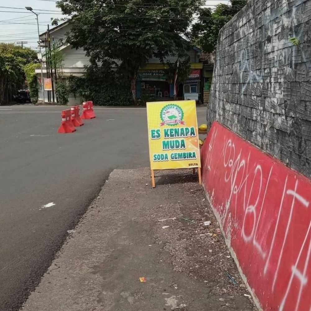 10 Potret lucu promosi pedagang salah tulis ini bikin mikir