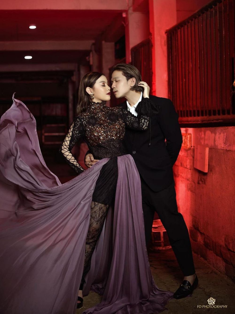 8 Pemotretan terbaru Jordi Onsu dan Frislly Herlind, elegan dan sporty