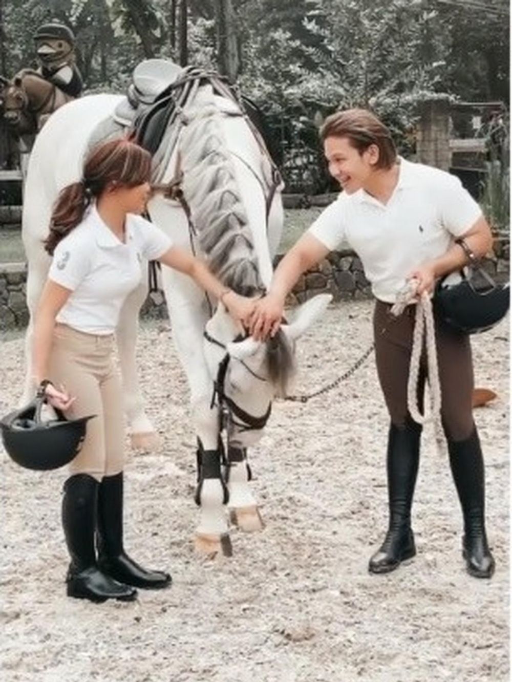 8 Pemotretan terbaru Jordi Onsu dan Frislly Herlind, elegan dan sporty