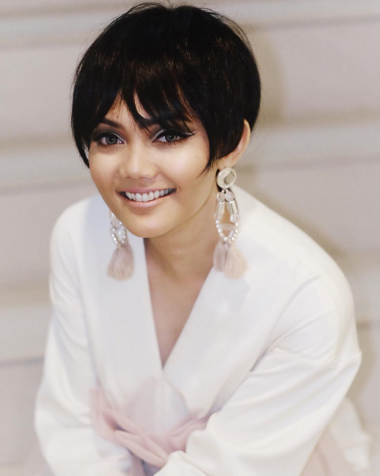 10 Transformasi gaya rambut Rina Nose dari awal karier, kian menawan