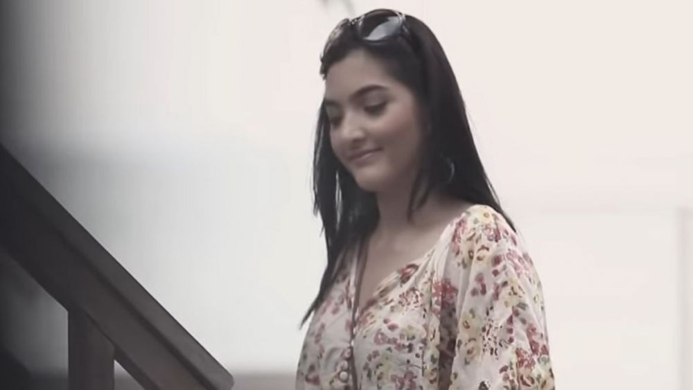 Potret lawas 7 seleb blasteran Prancis bintangi video klip, manglingi