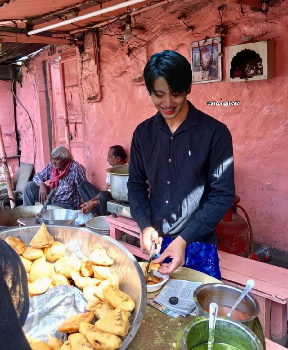 10 Editan personel BTS jadi seorang pelayan, bikin ramai pelanggan