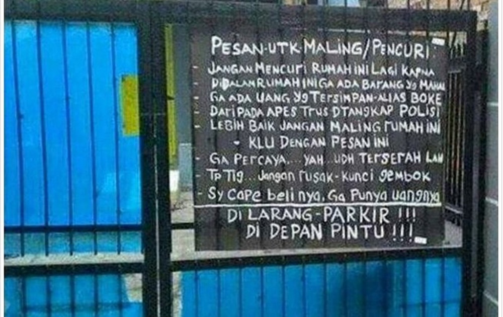 20 Peringatan nyeleneh di depan pintu ini bikin nggak bisa berkutik