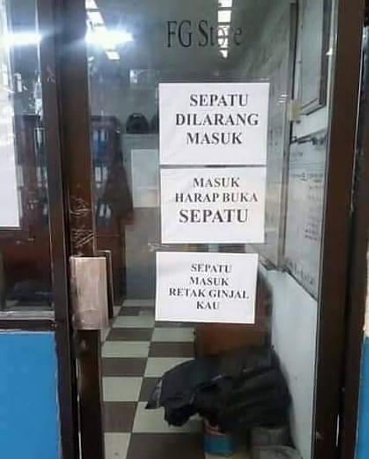 20 Peringatan nyeleneh di depan pintu ini bikin nggak bisa berkutik