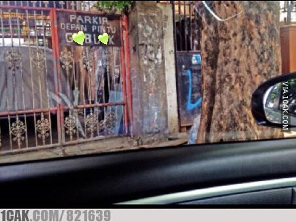 20 Peringatan nyeleneh di depan pintu ini bikin nggak bisa berkutik