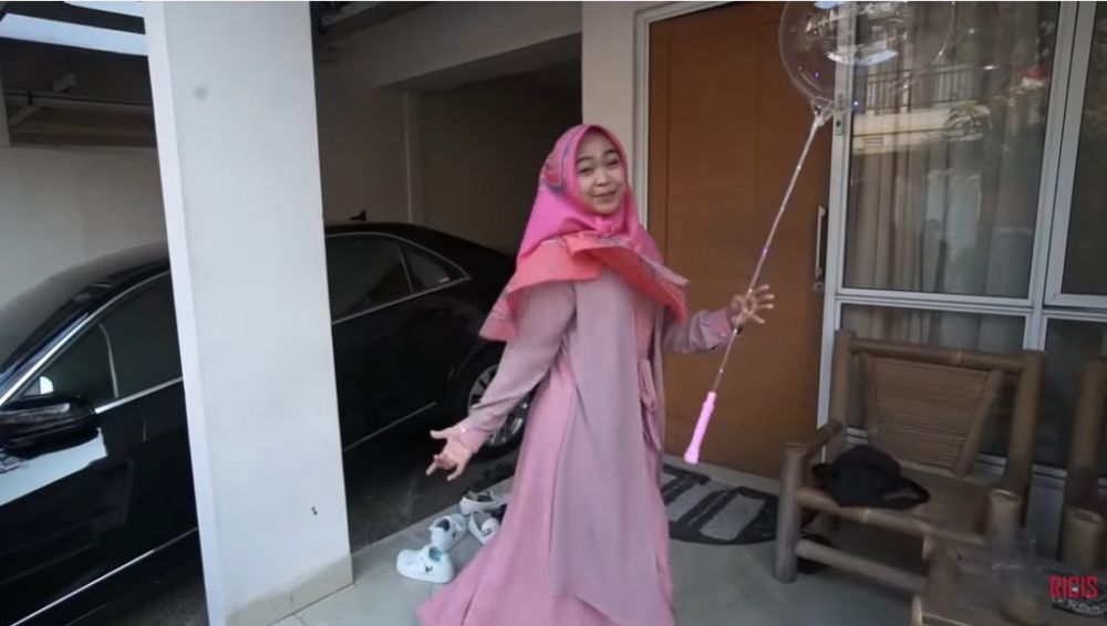 10 Penampakan rumah Ifan Seventeen, tata ruangnya minimalis