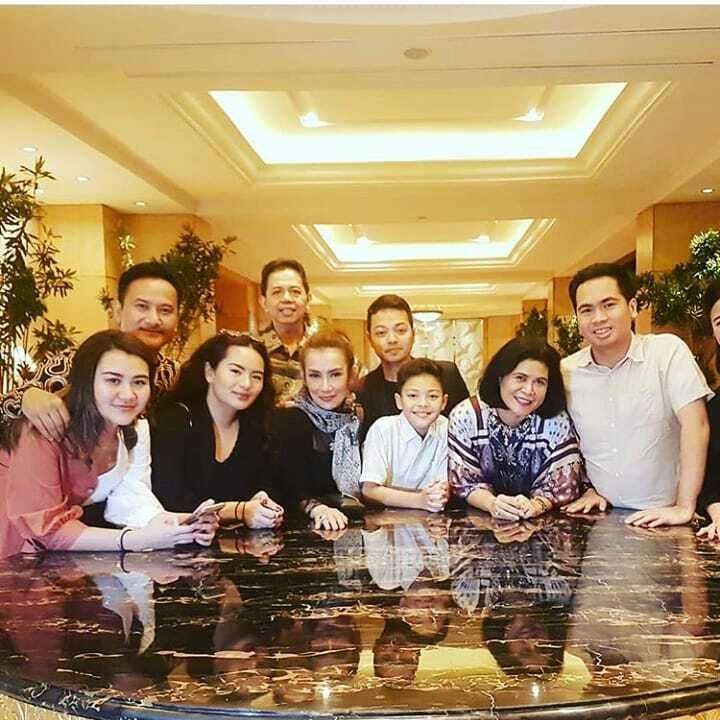 9 Potret kebersamaan Keanu Massaid, Aaliyah dan Zahwa, kompak