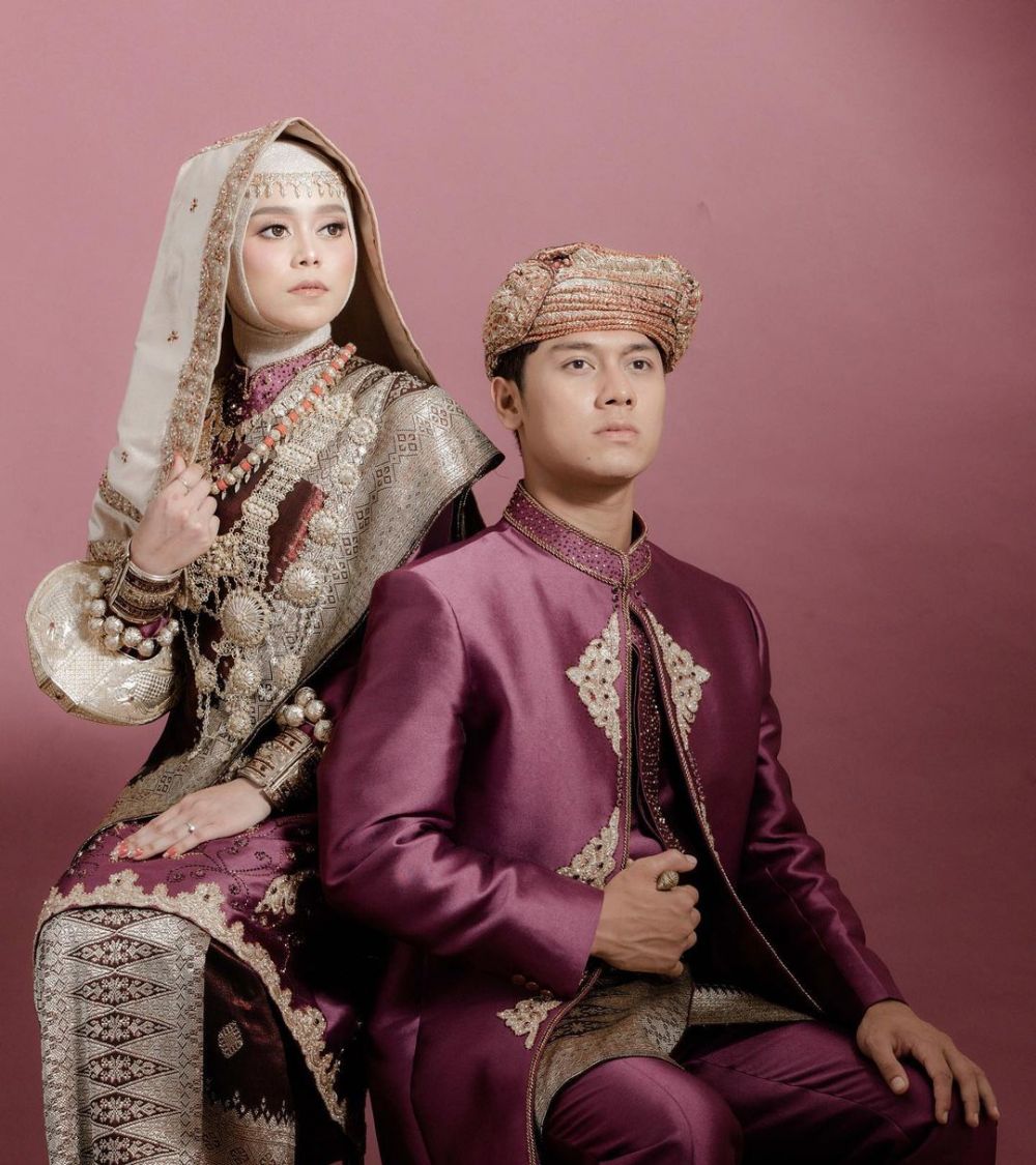 10 Potret prewedding Lesty & Rizky Billar berbagai tema, bikin baper