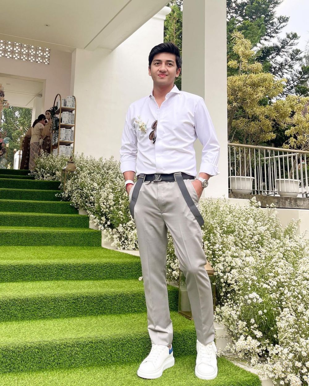 Gaya 10 seleb hadiri lamaran Rizky Billar & Lesty Kejora, glamor