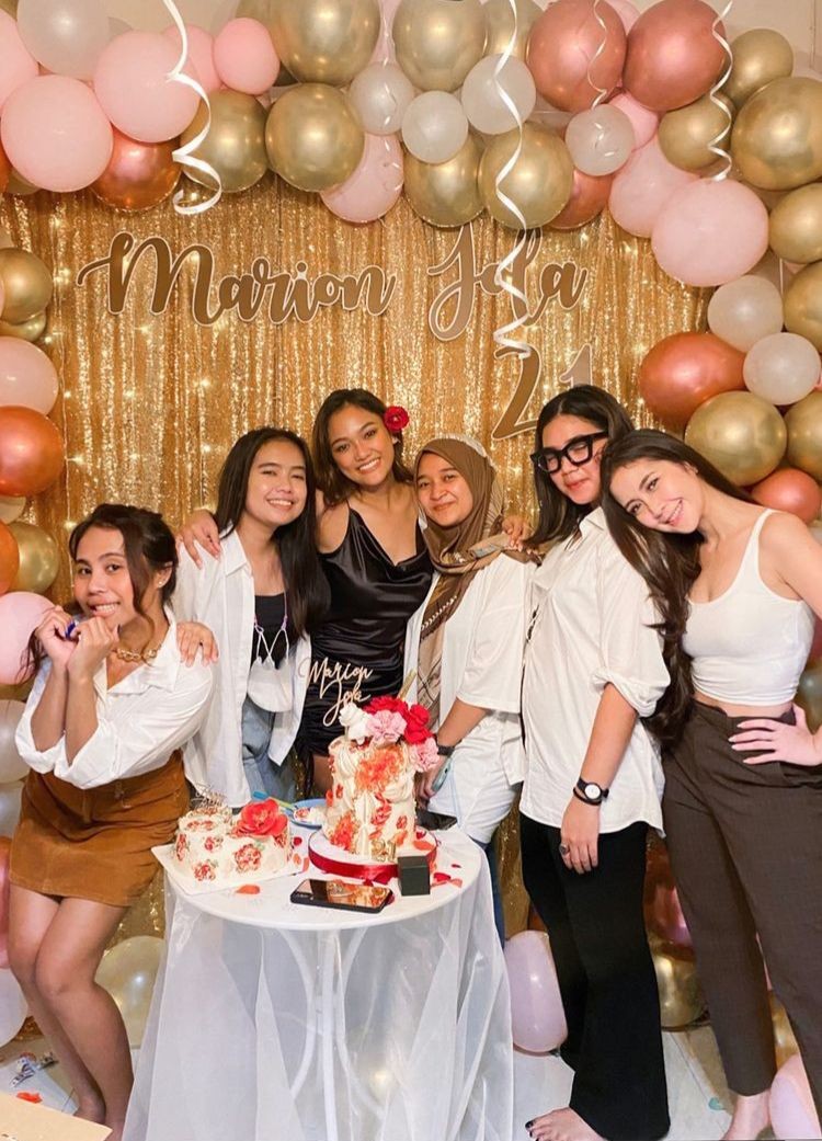 Genap 21 tahun, ini 7 momen kejutan ulang tahun Marion Jola