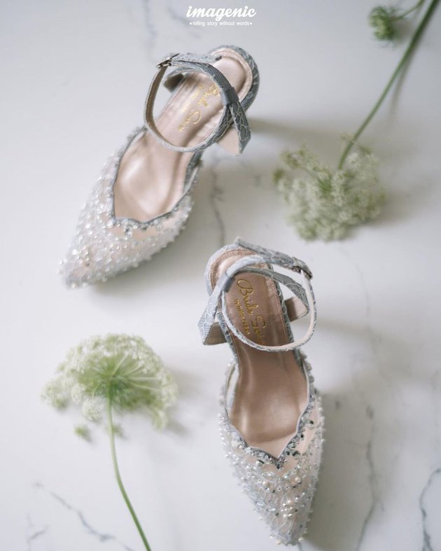 10 Potret detail kebaya lamaran Lesty Kejora, mewah bertabur kristal