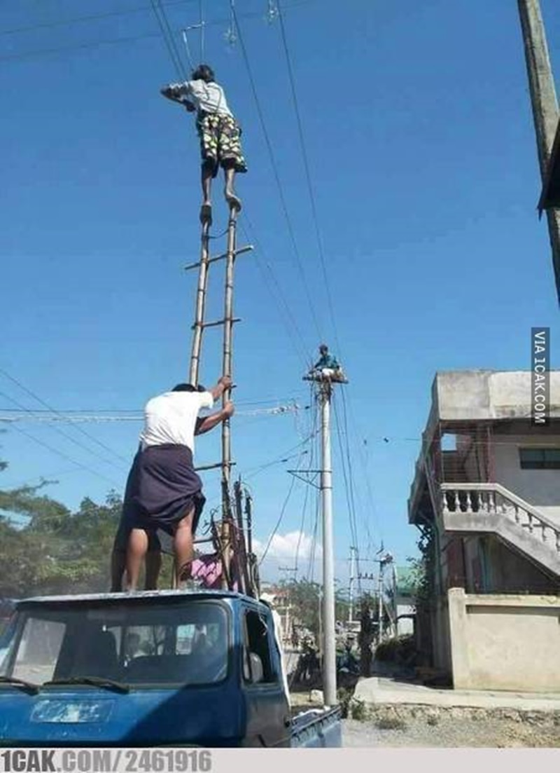 10 Potret lucu untung ada teman ini menguji kekompakan banget
