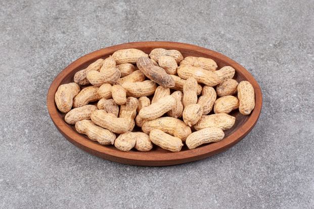 5 Cara mudah menggoreng kacang bawang, dijamin gurih & renyah