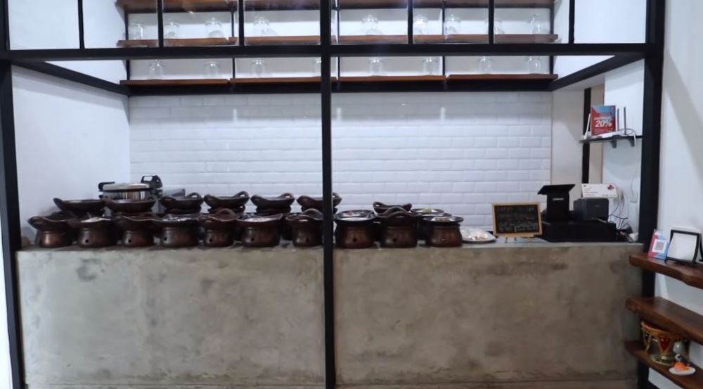 10 Penampakan restoran Darius Sinathrya, sajikan masakan padang