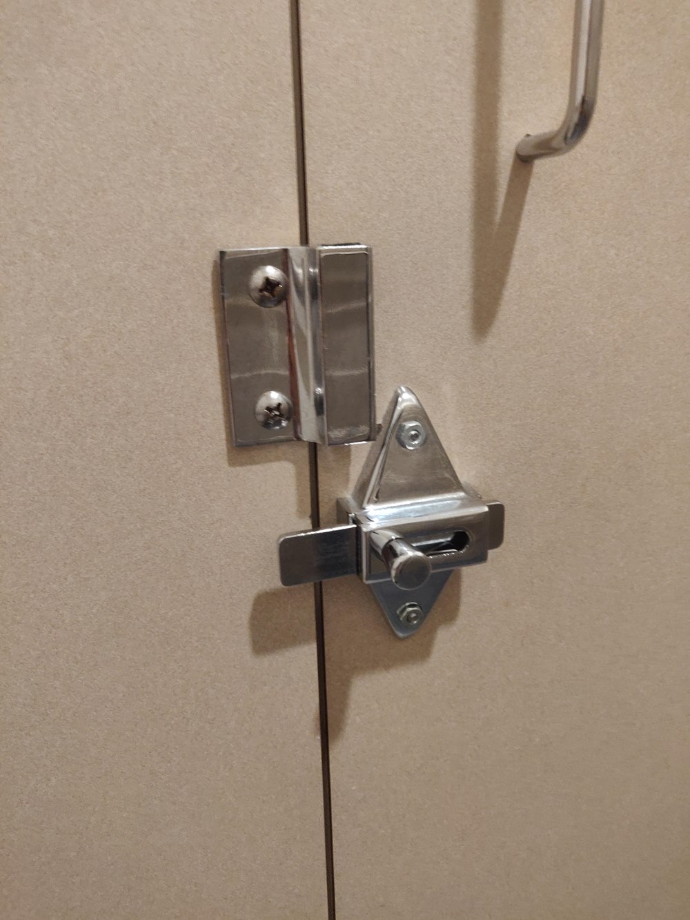 10 Potret gagal pasang kunci pada benda ini bikin senyum tipis