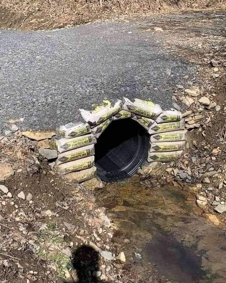 10 Potret lucu benda dibikin bangunan ini kreatifnya bikin ketawa