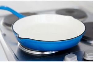 5 Tips menggoreng agar minyak tidak meletup, cocok buat pemula