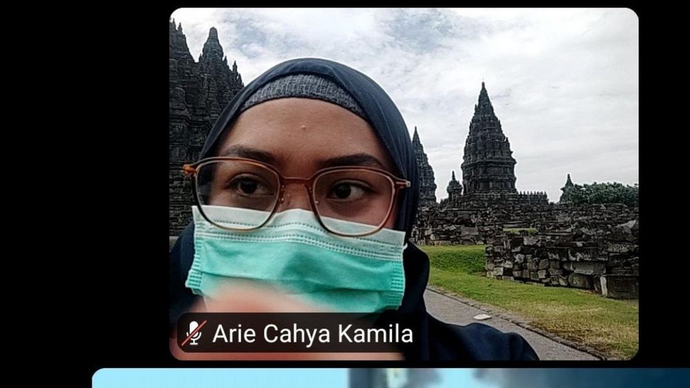 12 Momen lucu kuliah online di tempat nggak biasa, bikin tepuk jidat