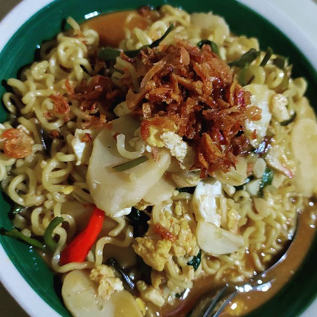 10 Resep kreasi mi instan kekinian © berbagai sumber 10 Resep kreasi mi instan kekinian © berbagai sumber