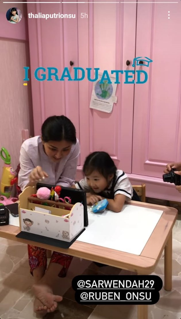 8 Momen Thalia putri Ruben Onsu lulus TK, wisuda pakai bahasa Mandarin