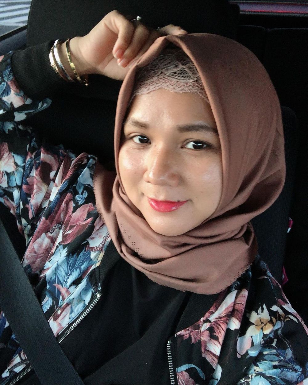 10 Potret Nova Pratiwi, kakak Rizky Billar yang tinggal di Jepang