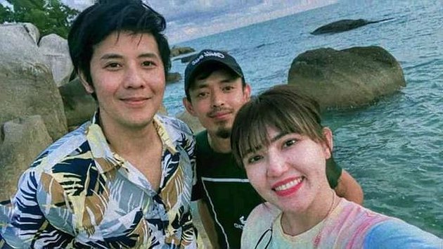 Go public, ini 9 momen mesra Via Vallen dan Chevra Papinka