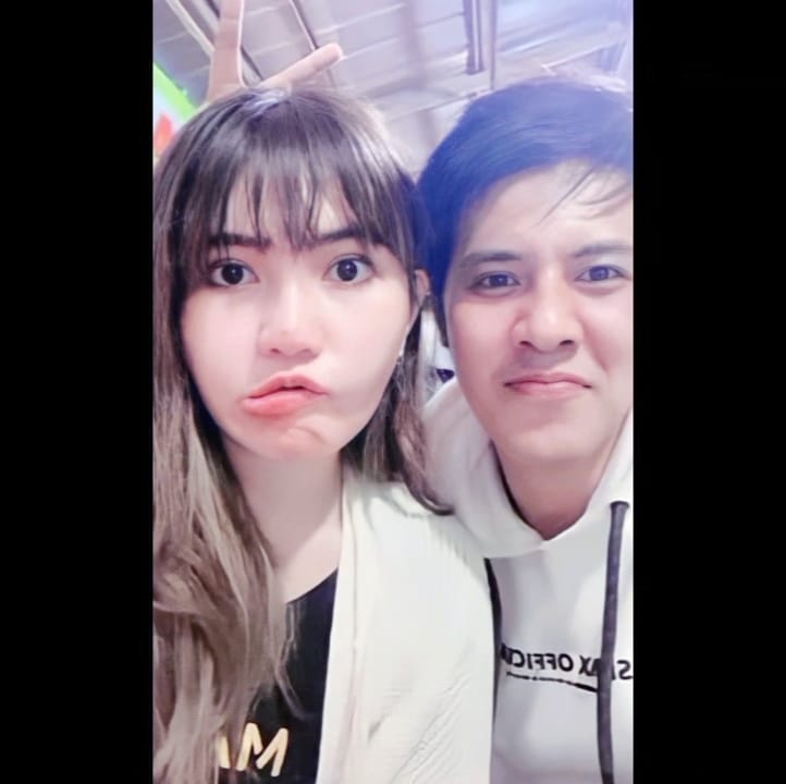 Go public, ini 9 momen mesra Via Vallen dan Chevra Papinka