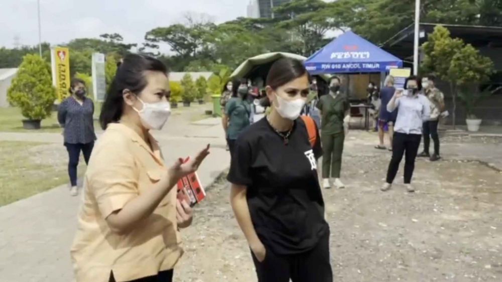 10 Momen Agnez Mo buka klinik vaksin, aksinya bikin salut