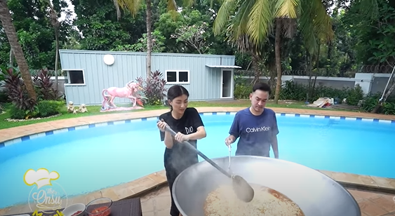 10 Momen perdana Sarwendah masak besar, menunya bikin ngiler